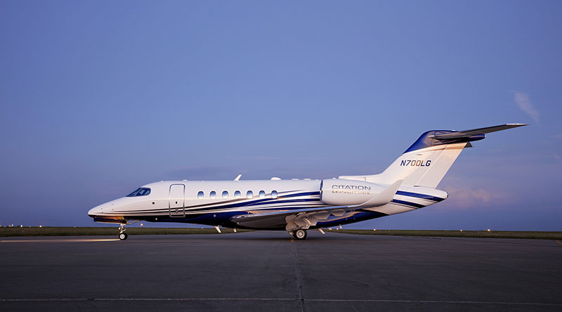 También conocidos como Large Size Cabin Jets con todo lujo de detalles en el interior. Permiten volar a una mayor altura cubriendo mayores distancias, utilizados para vuelos internacionales de más de 9 horas.