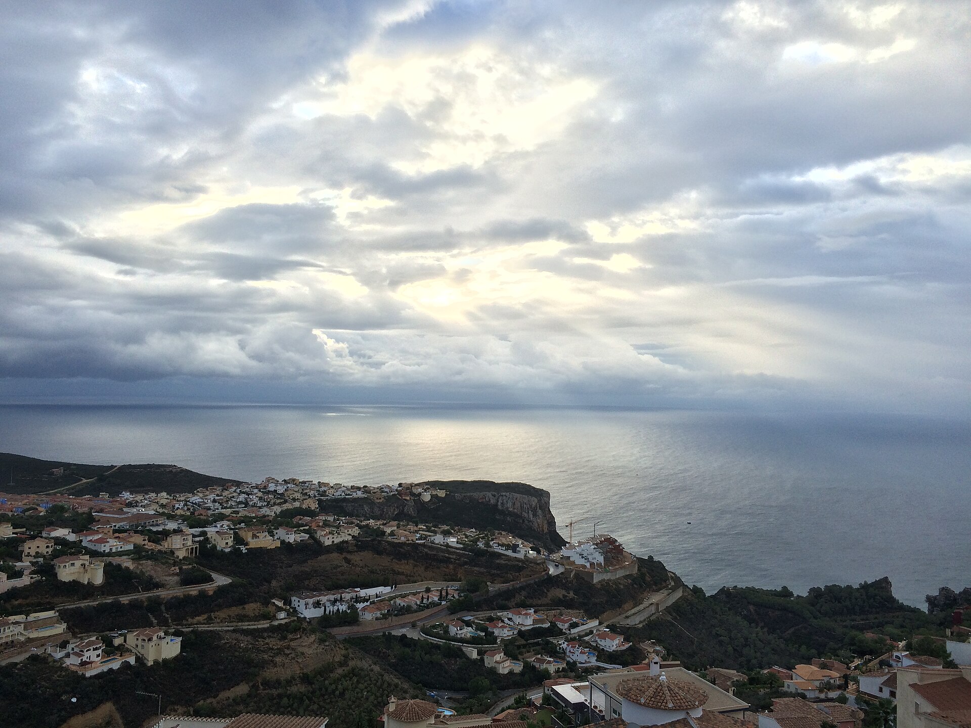 Villas a lo largo de la costa en Cumbre del Sol
