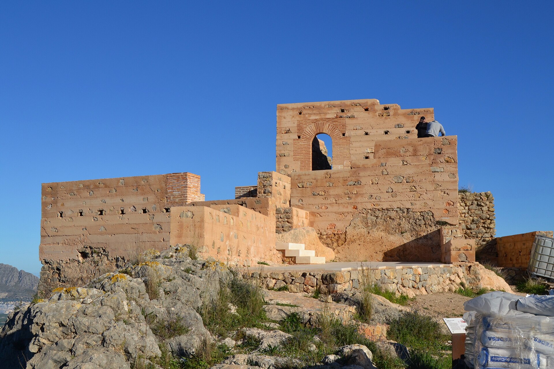 El castillo de l'Ocaive sobre Pedreguer