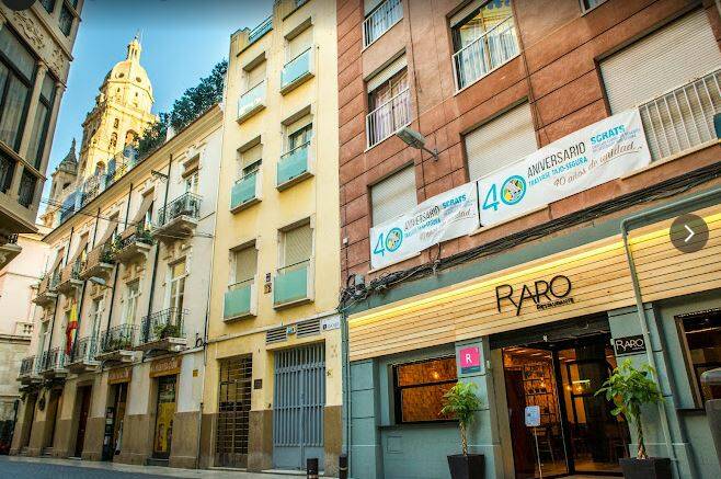 La inmobiliaria OC Real Estate está gestionando la apertura de un nuevo establecimiento de hostelería tras el cierre del restaurante El Raro