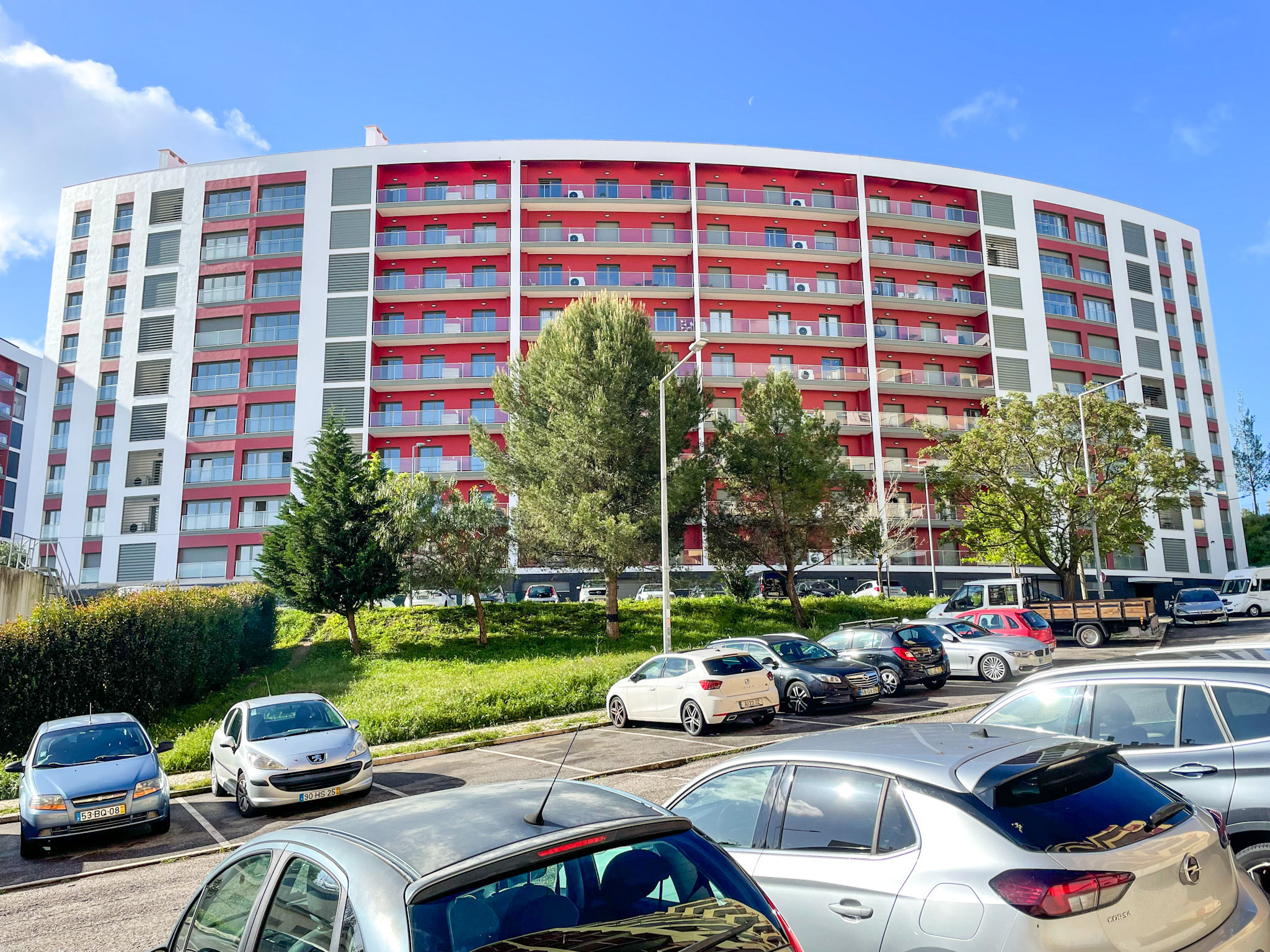 3 Buildings (1 stores + 90 apartments) — Rua António da Silva Godinho 1, 3 e 5, Póvoa de Santa Iria, Vila Franca de Xira