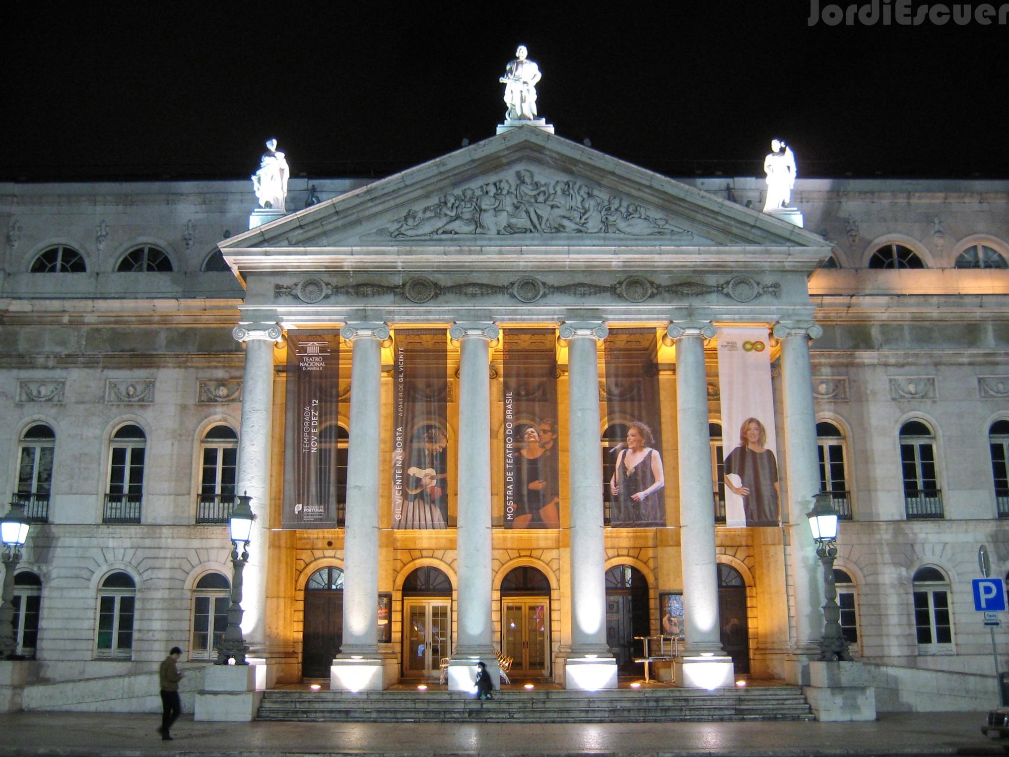 Lieux à visiter et choses à faire à Rossio (Lisboa) - Teatro Nacional D. Maria II (D. Maria II Théâtre national)