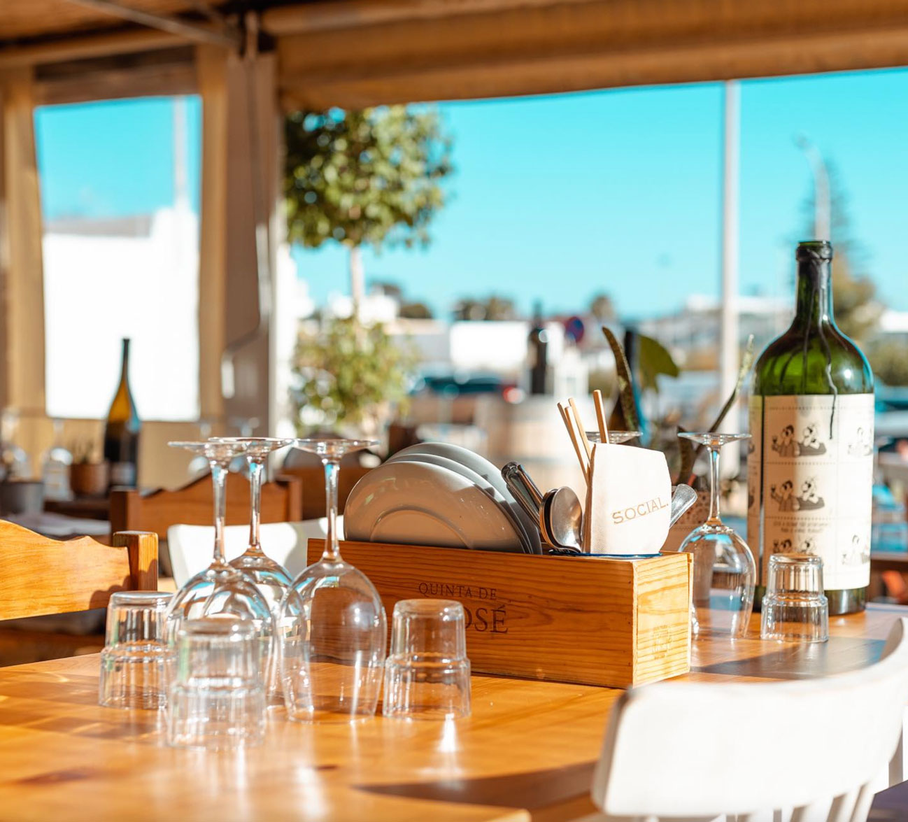 Restaurants, cafés and bars in Quarteira (Algarve - Portugal): where to eat and drink in Quarteira - Social Vinhos & Petiscos