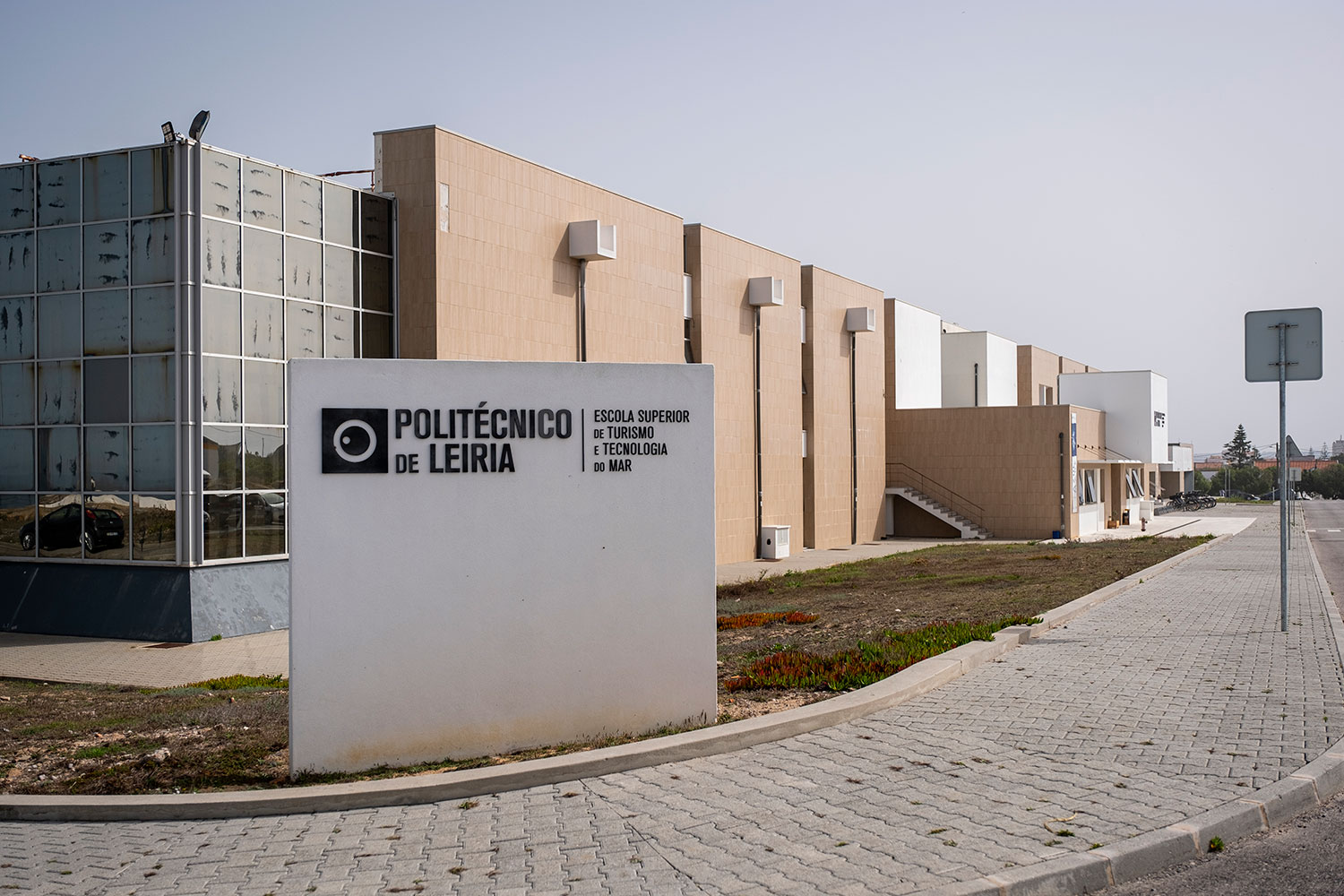 Viver em Peniche - Infraestruturas e Serviços Essenciais