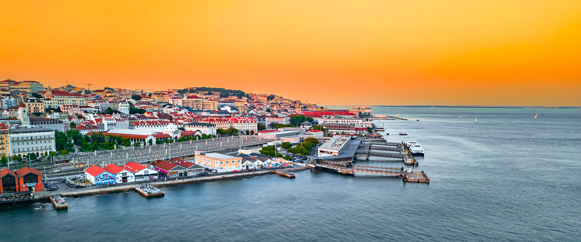 Cais do Sodré River Tejo Lisboa