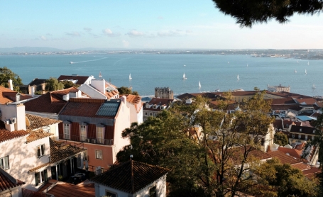 The real estate market in Lisbon has undergone notable changes over the last few years. The city has experienced a significant increase in demand for properties, both from residents and foreign investors. This resulted in an increase in housing prices in several areas of the city.