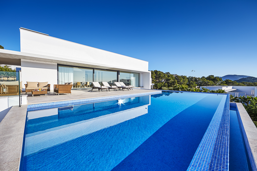 Entdecken Sie die Perfektion in dieser schönen Villa mit Pool und Meerblick auf Ibiza!