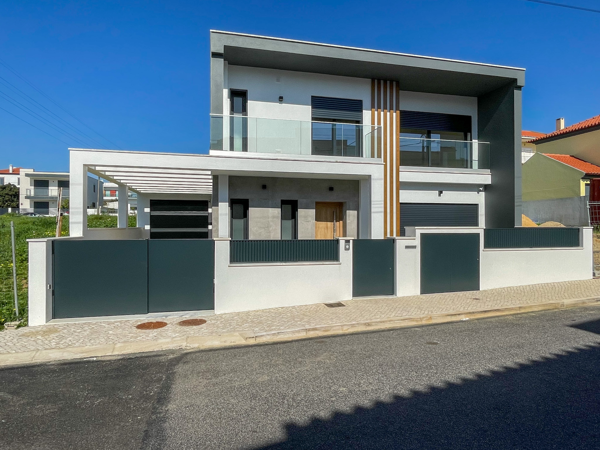 House T4 — Rua Rainha Santa 21, Bairro da Salvação, Santa Iria de Azóia, Loures