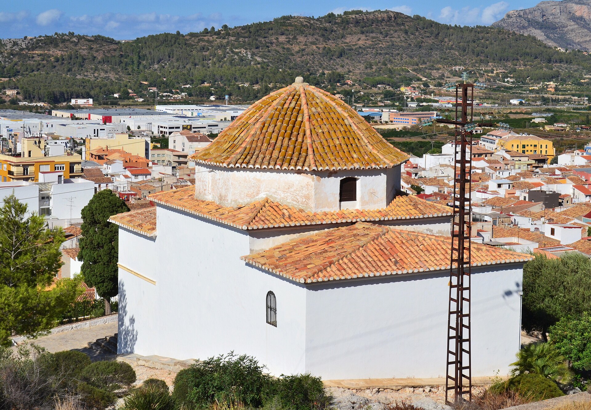 Pedreguer con la ermita de Sant Blai