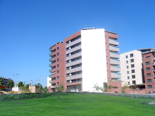 Building (4 stores + 28 apartments) — Urb. Malvarosa, Lote 48, Alverca, Vila Franca de Xira