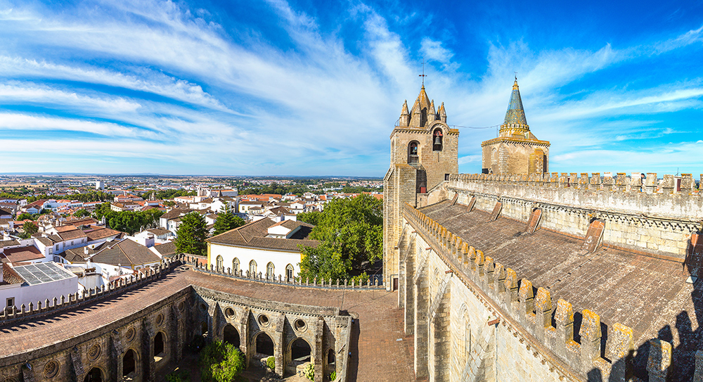 Évora