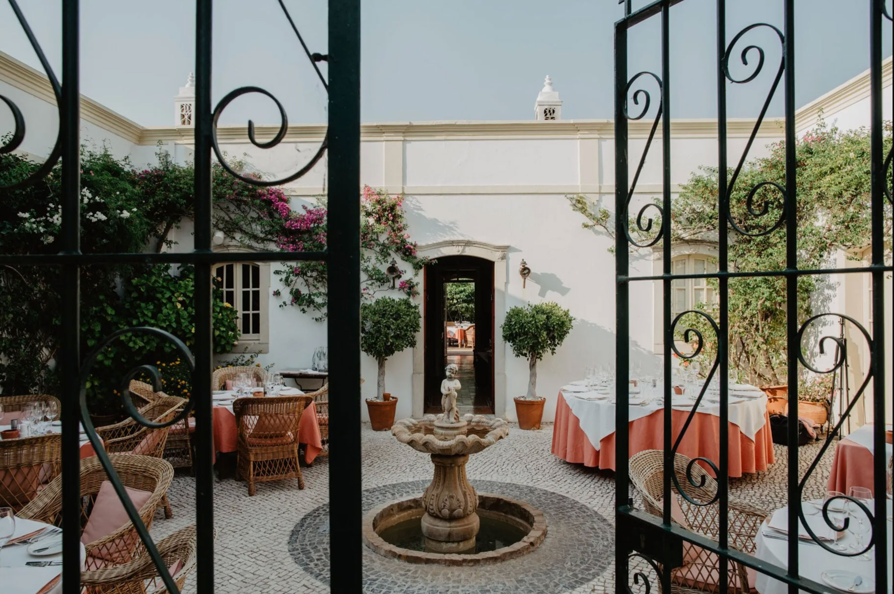 Restaurantes, cafés e bares em Almancil (Algarve - Portugal): onde comer e beber em Almancil - Pequeno Mundo