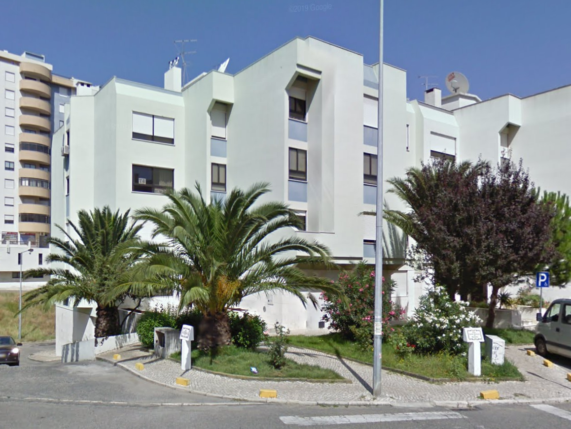 Building (8 flats) — Casal da Serra Estate, Plot 60, Póvoa de Santa Iria, Vila Franca de Xira
(Google image)