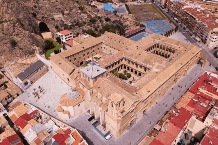 Santo Domingo College in Orihuela stad