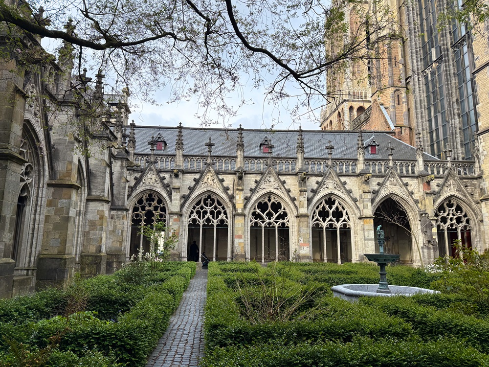 O centro histórico e a torre Dom em Utrecht