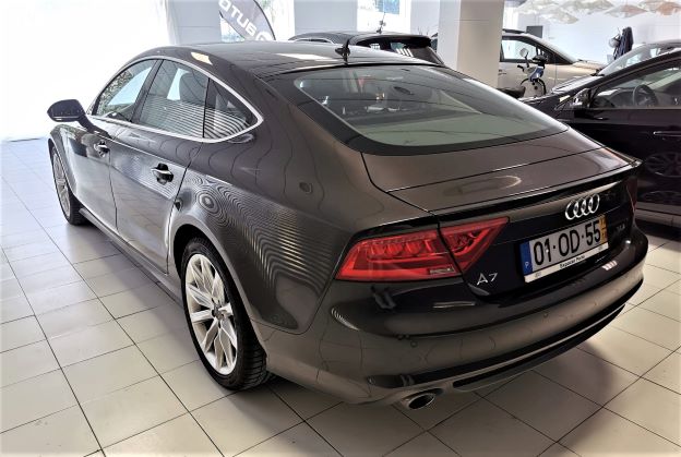 O requinte e elegancia num só automovel de excelencia. Vendido em 2021