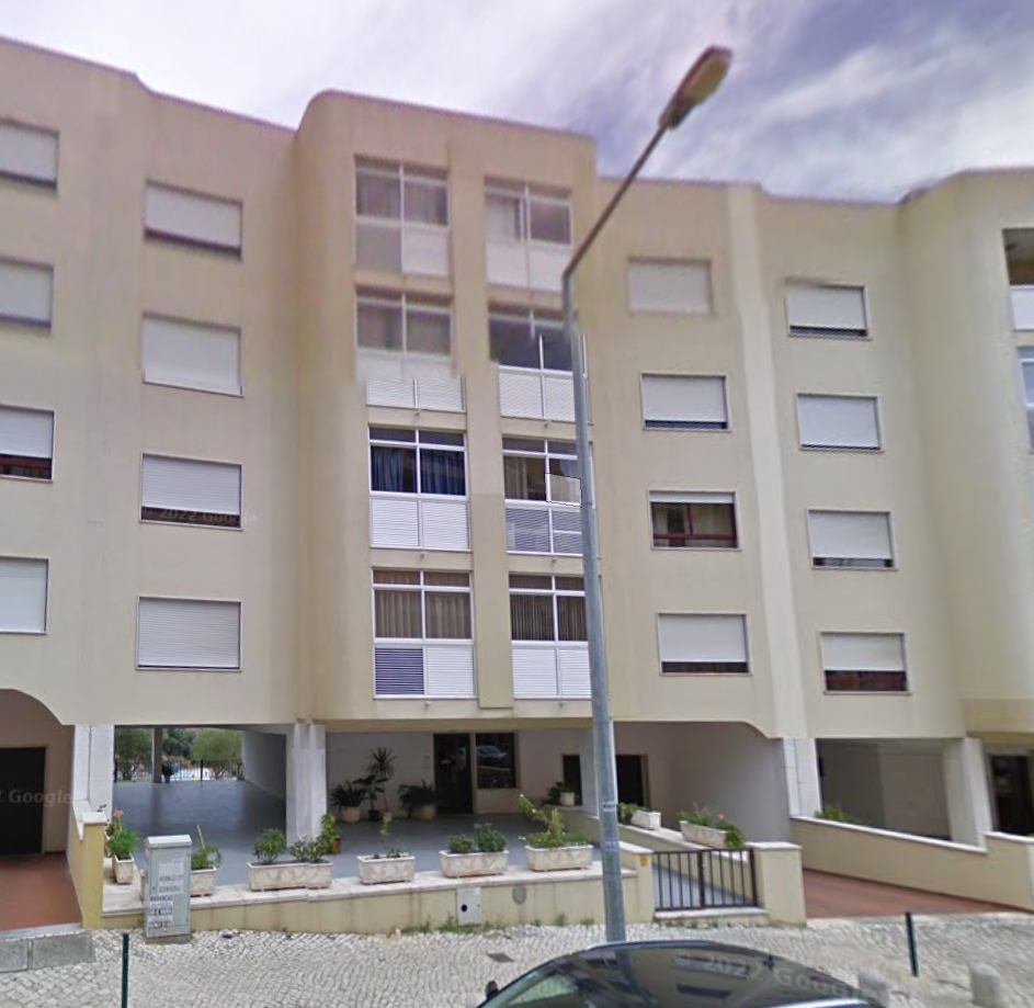 Building (8 flats) — Quinta da Piedade Municipal Estate, Plot 31, Póvoa de Santa Iria, Vila Franca de Xira
(Google image)