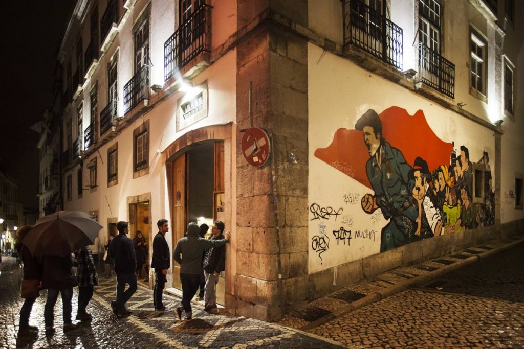 O que visitar e fazer no Bairro Alto (Lisboa) - Galeria Zé dos Bois