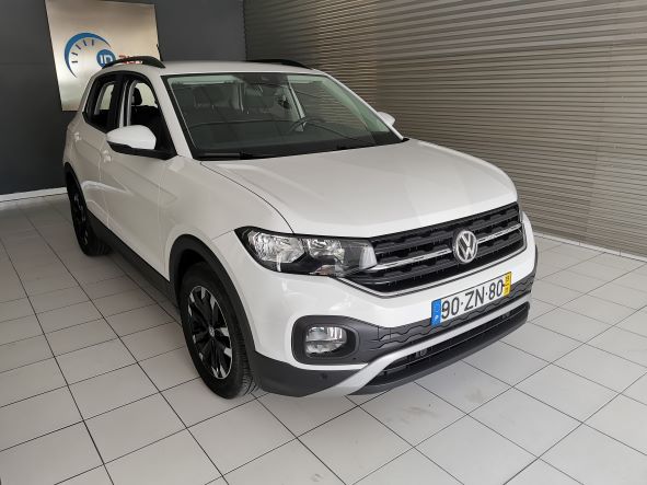 A VW a entrar na moda dos crossover com o modelo mais pequeno da marca. Vendido em 2021