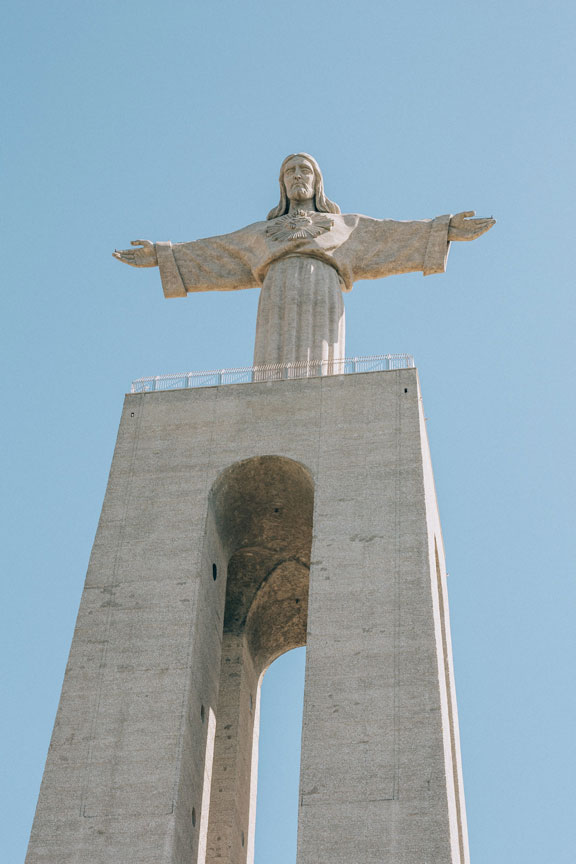 Places to visit and things to see and do in Costa da Caparica (Setúbal - Portugal) - Cristo Rei