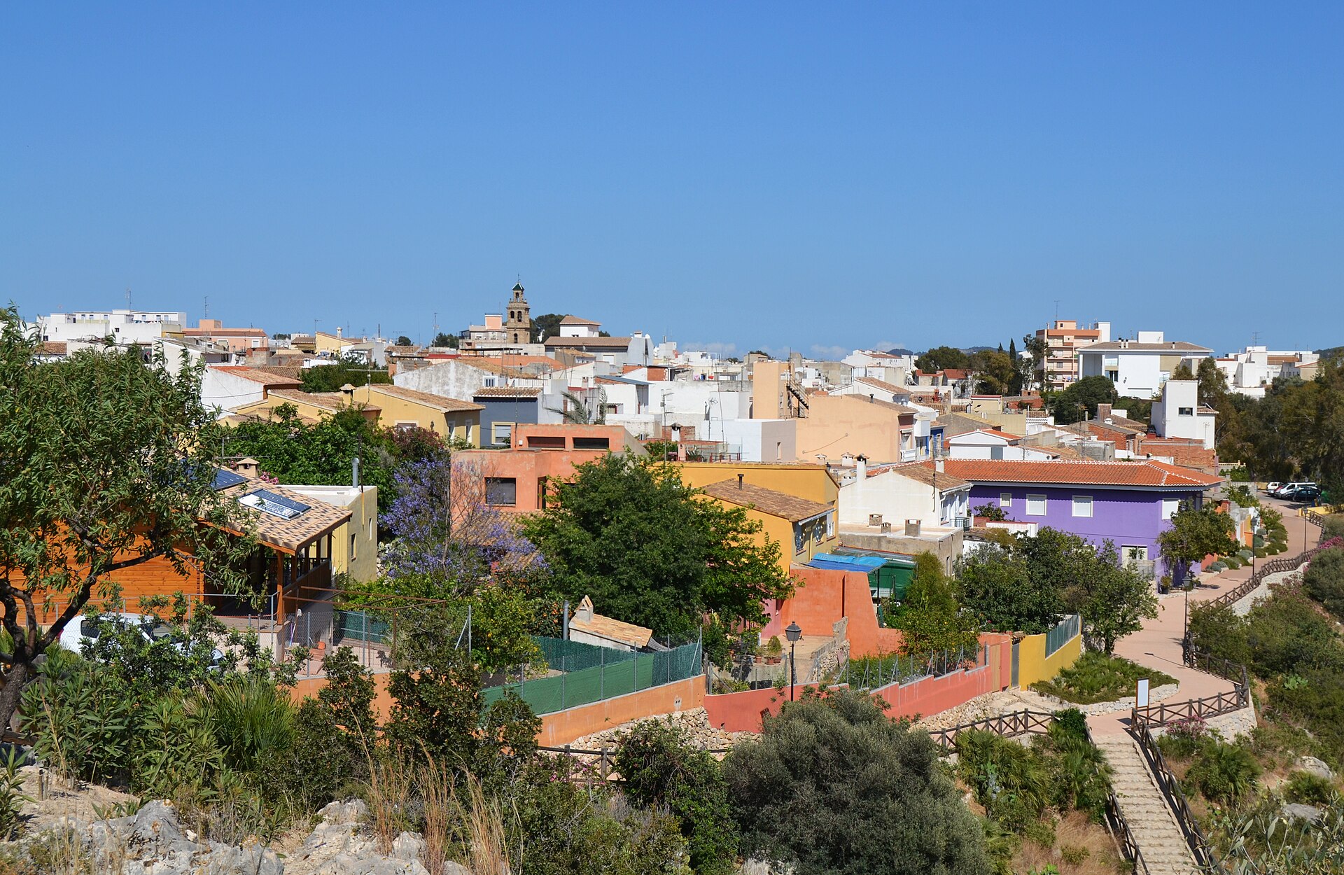 Gata de Gorgos vista desde las Coves Roges