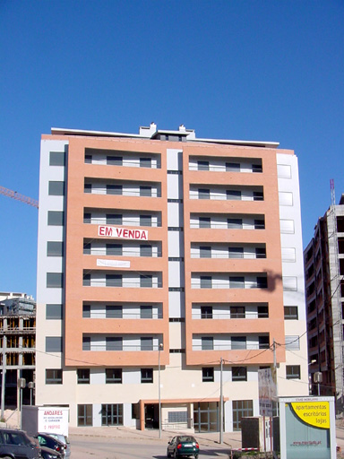 Building (4 stores + 32 apartments) — Colinas do Cruzeiro, Lote 10, Odivelas, Odivelas