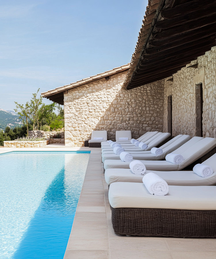 Luxury Boutique - Real Estate