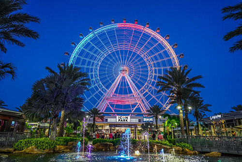 Orlando destaca-se pela forte vocação turística, pelo crescimento económico e pela qualidade das suas infraestruturas. Além dos famosos parques temáticos, a cidade oferece uma excelente qualidade de vida e um mercado imobiliário diversificado, com oportunidades para habitação e investimento.