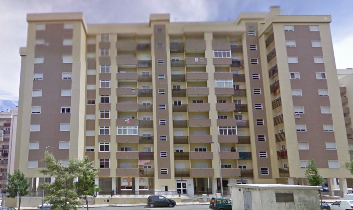 3 blocks of flats (72 flats) — Quinta da Piedade Municipal Estate, Plots 93 A–C, Póvoa de Santa Iria, Vila Franca de Xira
(Google image)