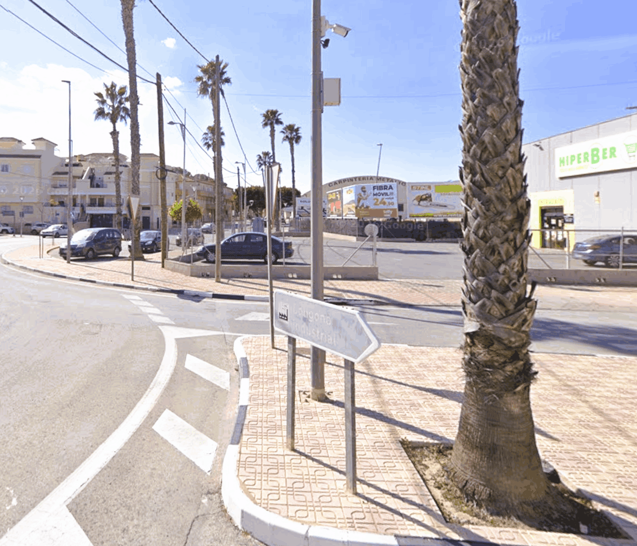 Rondpunt naar het centrum van Jacarilla, Alicante