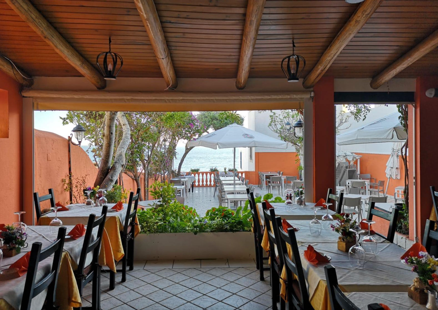 Restaurantes, cafés e bares em Albufeira (Algarve - Portugal): onde comer e beber em Albufeira - Restaurante 3 Coroas