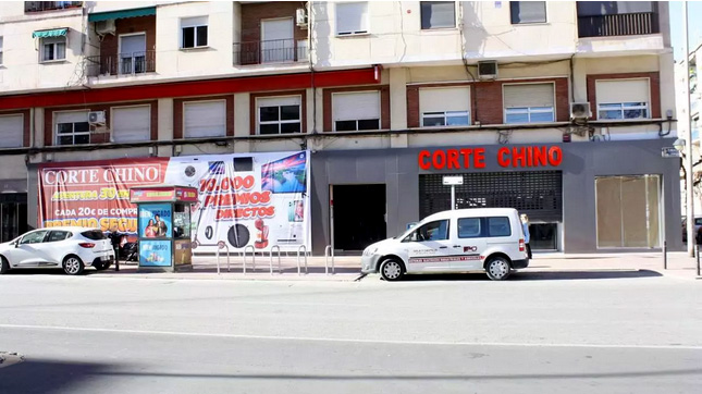 OC Real Estate Inmobiliaria ha sido la encargada de gestionar el alquiler del local del nuevo mega 'Corte Chino' del barrio San Antón de Murcia, que abrió sus puertas el pasado 30 de enero en un local de 3.000 m2.