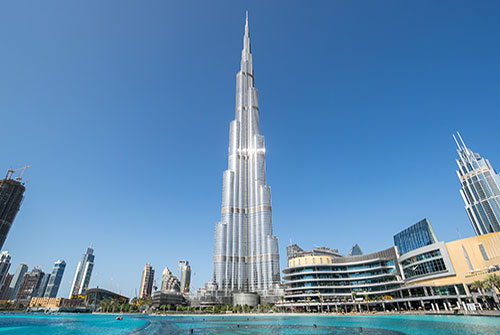 No coração do Dubai, Downtown Dubai combina arquitetura icónica, uma localização privilegiada e um estilo de vida cosmopolita. Com o Burj Khalifa, o Dubai Mall e uma vasta oferta de restaurantes e entretenimento, é uma das zonas mais procuradas para viver e investir.