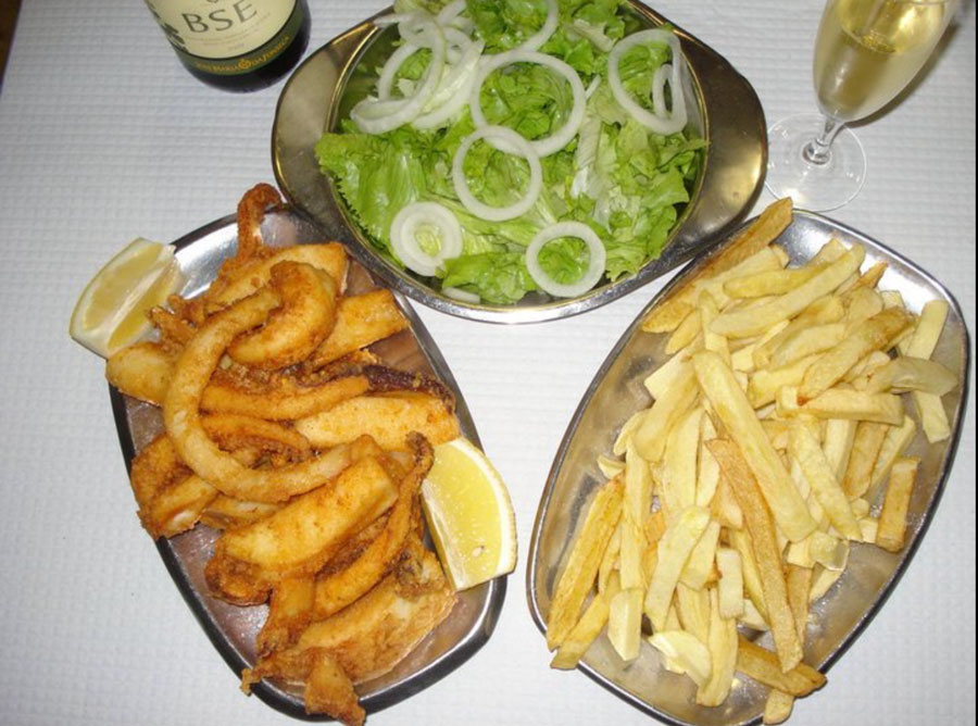 Restaurants, cafés and bars in Setúbal (Setúbal - Portugal): where to eat and drink in Setúbal - O Rei do Choco Frito