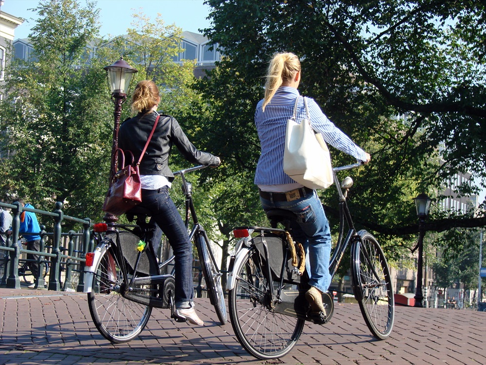 Bairros de Amsterdam com identidade e vida própria